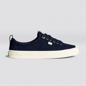 Men Cariuma Low Top Suede OCA LOW Blue | UP8942067