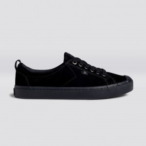 Women Cariuma Low Top Suede OCA LOW Black | HY1054382