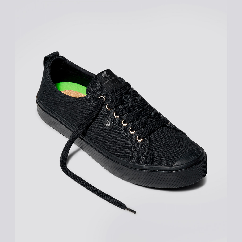 Men Cariuma Low Top Canvas Vegan OCA LOW All Black | RP9348270