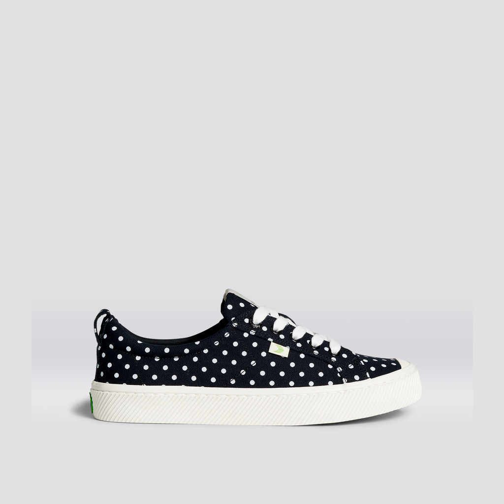 Men Cariuma Low Top Canvas Vegan OCA LOW Black Polka Dots | CS9341025