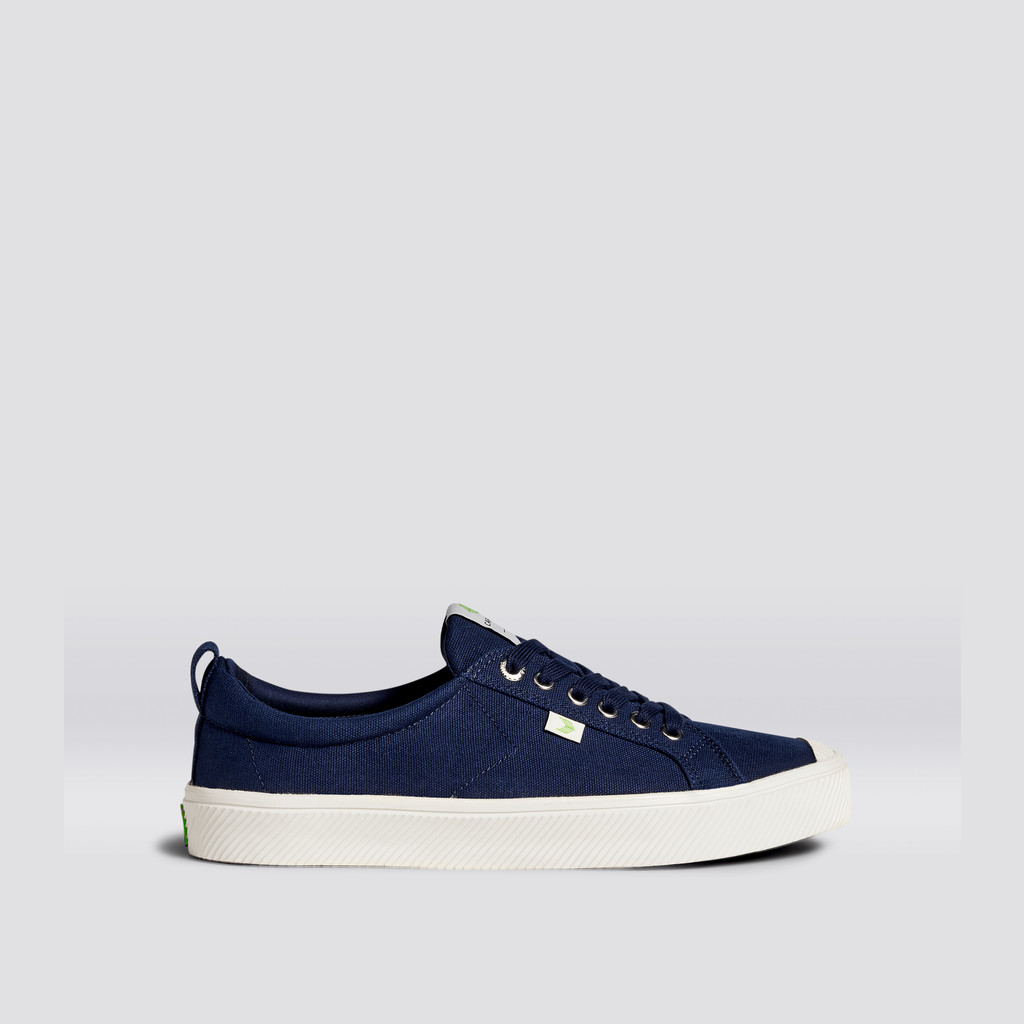 Men Cariuma Low Top Canvas Vegan OCA LOW Blue | DJ5761980