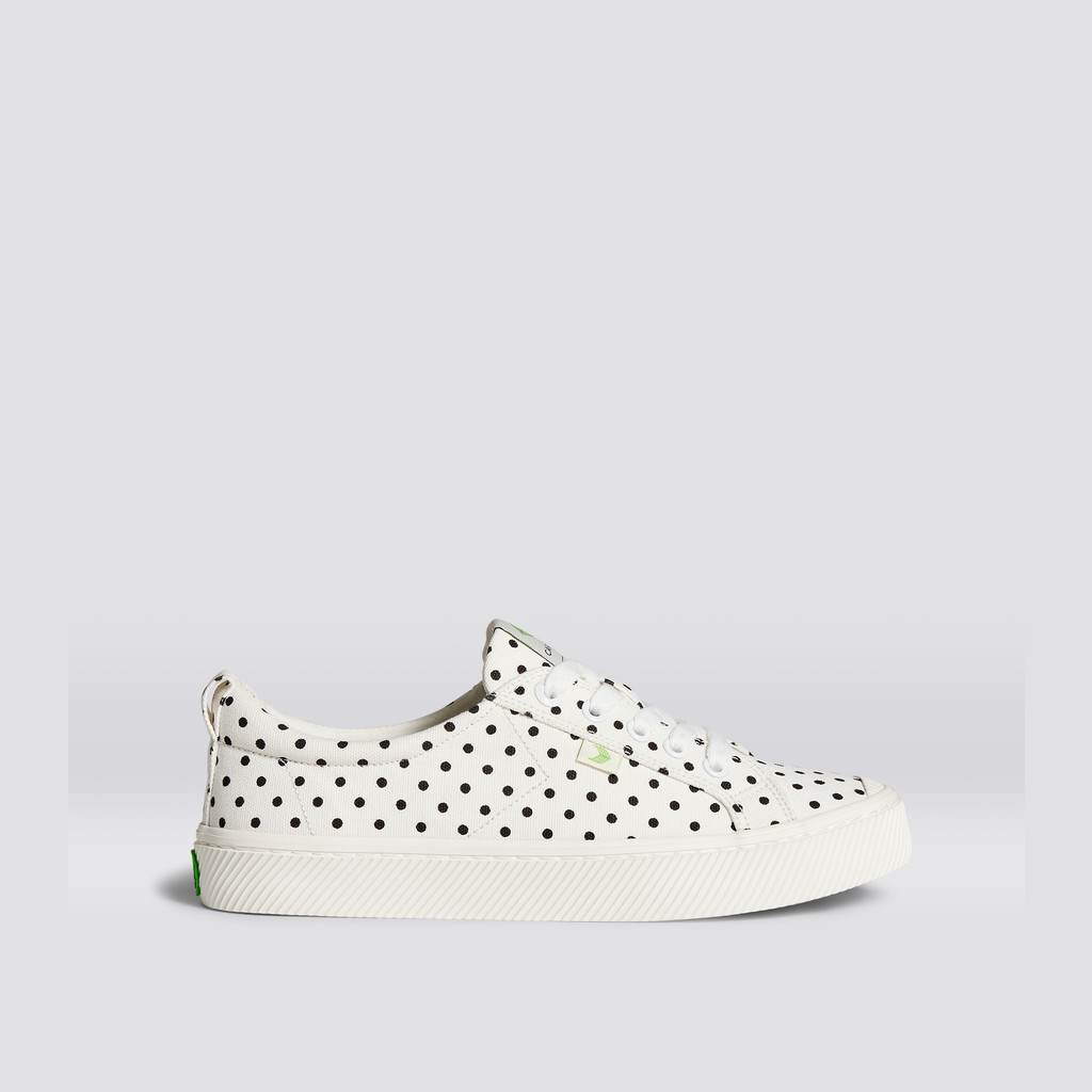 Men Cariuma Low Top Canvas Vegan OCA LOW White Polka Dots | KP6954281