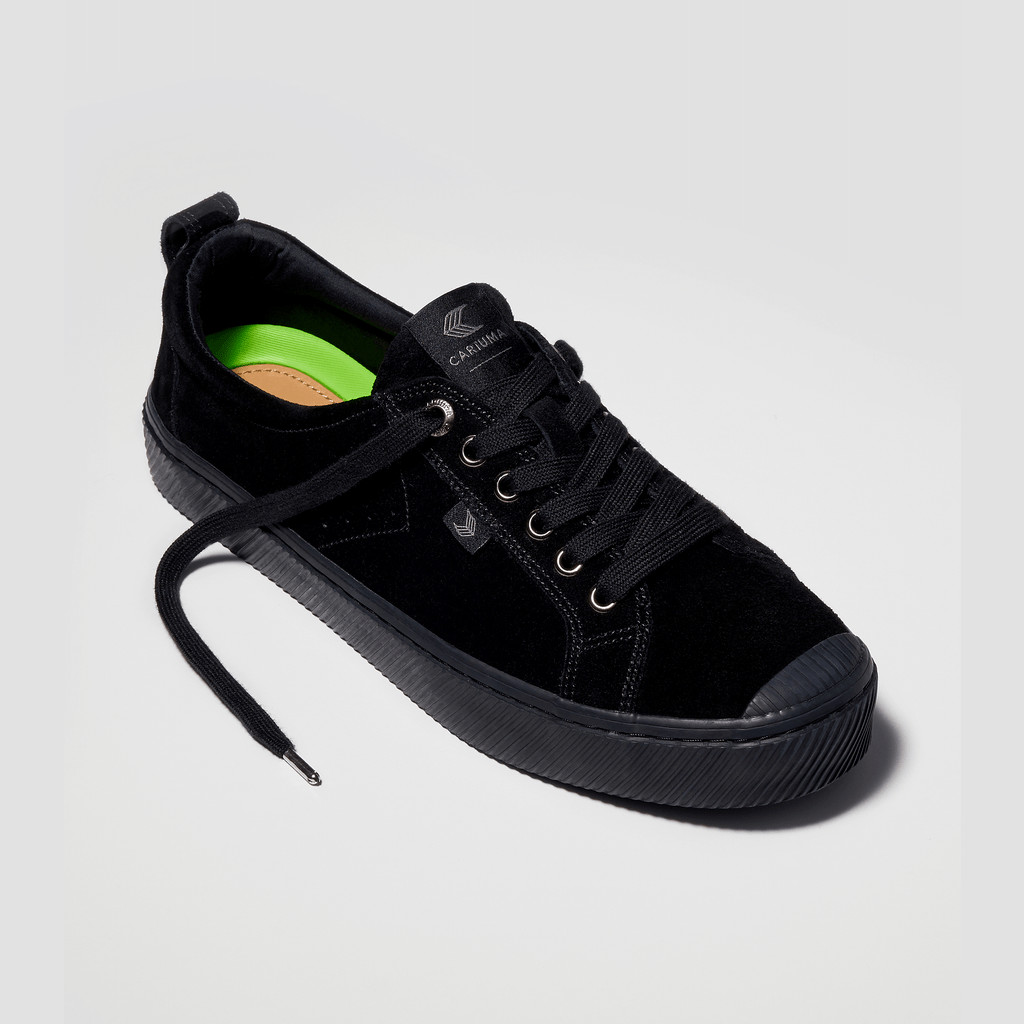 Men Cariuma Low Top Suede OCA LOW Black | DG9680253